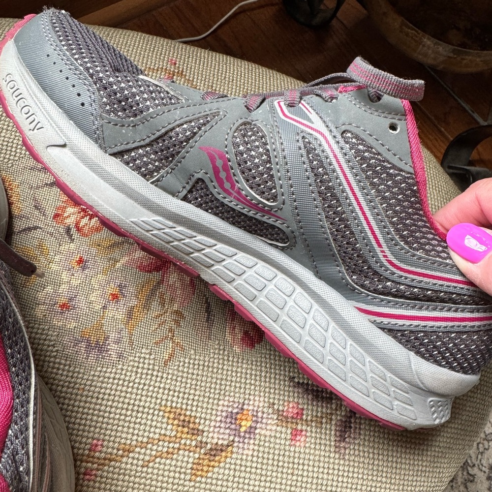 Saucony Cohesion Grid Women's Gray and magenta Running Shoes Sz 7.5W, pre owned - Picture 5 of 11
